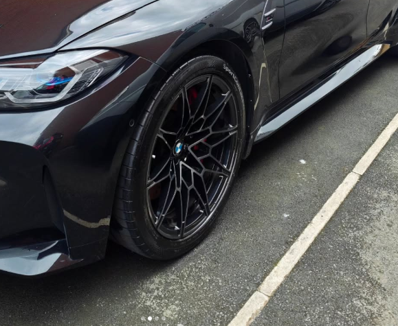 Cleaned alloy wheels with dressed tyres